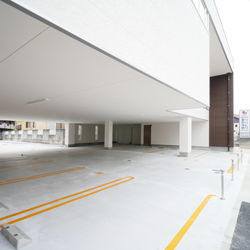 雨に濡れない専用駐車場